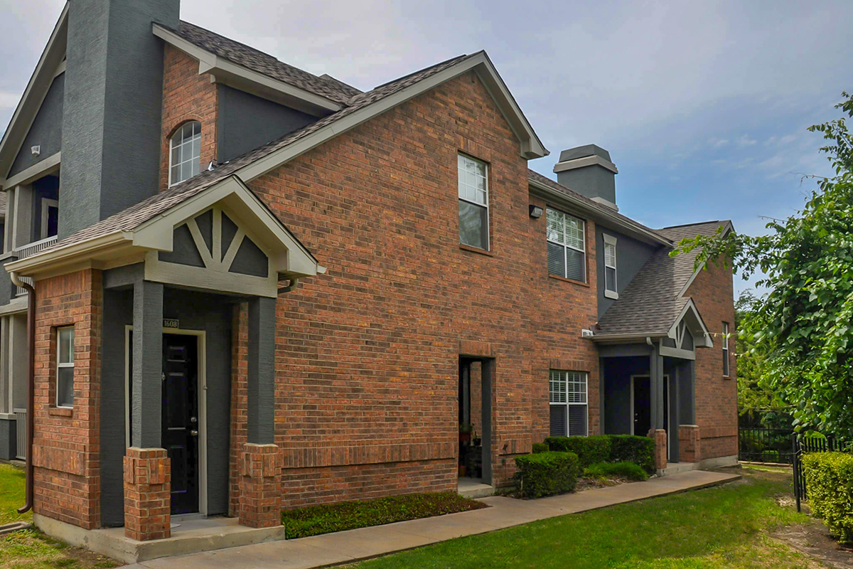 Villages at Clear Springs Apartments in Richardson, TX